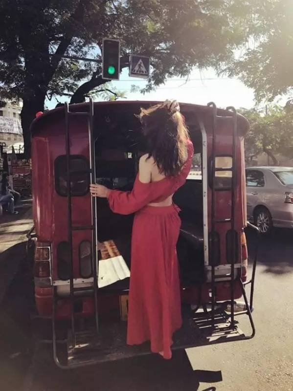 「30歲」離婚變「黃臉婆」，她僅用「18個月」把自己變得美如模特兒！