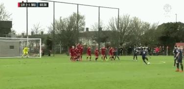 大逆轉！曼聯0-2落後3-2反超利物浦，青訓小王兩任意球+突破致勝