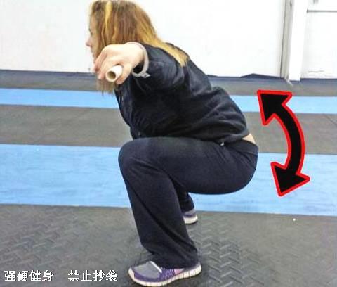 正確深蹲要做到「三不疼」，如果深蹲疼錯了地方，說明深蹲不標準