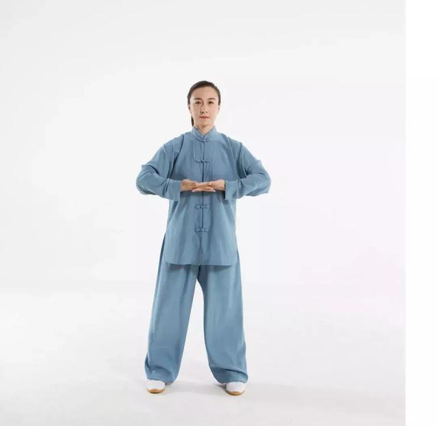 八段錦第一式「兩手托天理三焦」