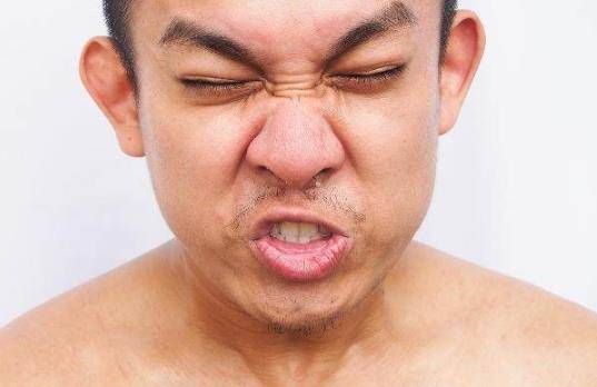 耳朵經常發癢，也許是三種病的徵兆，多數人都大意了