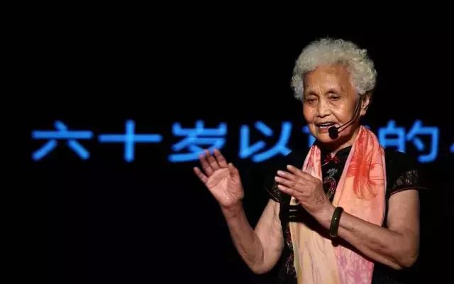 她不只是家庭主婦！「 60歲才識字」76歲成作家 辛苦一生終於「能為理想活」：沒有什麼是太晚的