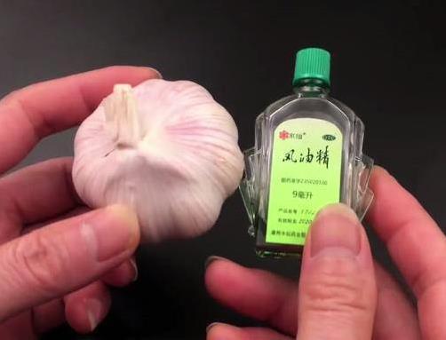 風油精滴在大蒜上原來這麼厲害，看完趕快試一試