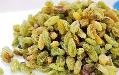 一直把葡萄乾當零食吃，現在才知道，原來我的病都是因為它才改善的! 