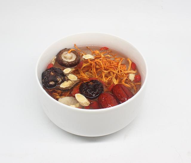 這菜和胃疼是冤家，煎湯或者泡水喝，養胃效果可能比「藥」好