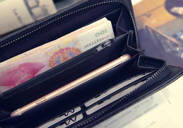錢包里放這三樣物品， 會越來越有錢，有錢人都這樣做
