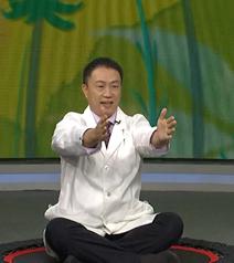 腰上「游泳圈」難去？輕鬆三招教你練出小蠻腰！
