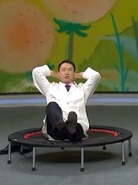 腰上「游泳圈」難去？輕鬆三招教你練出小蠻腰！