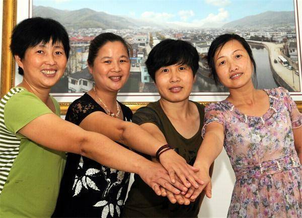 婆婆讓把房子過戶給老公，我假意順從，第二天渣男面目令我噁心！