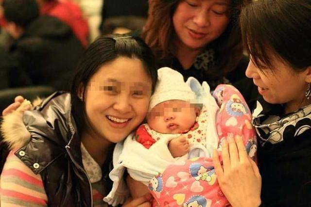 婆婆摔跤我堅持送養老院，老公冷戰鬧離婚，一個月後婆婆卻感謝我