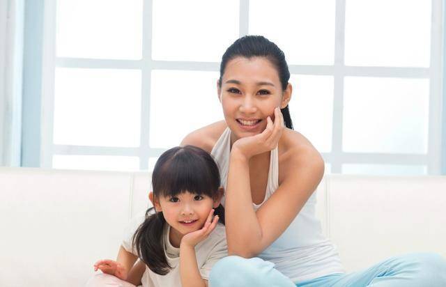 離婚後，我接婆婆一起生活，女兒翻出一本日記本，打開，我哭了