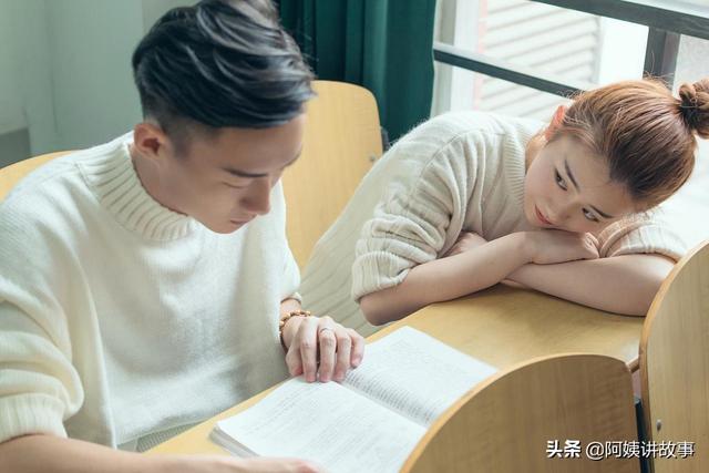 男子離婚後，街頭遇見岳母，看到嬰兒車的孩子，做法讓人感動