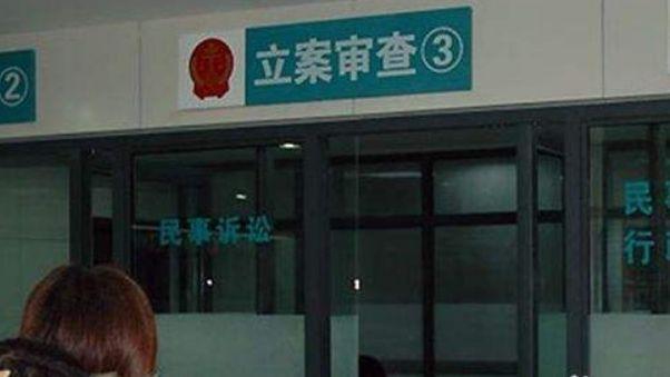 婆婆幫兒媳婦上法院起訴離婚，法庭上，婆婆這句話讓兒子悔不當初