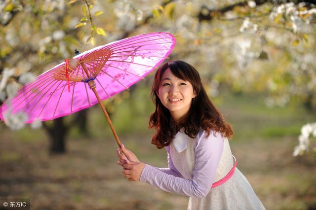 「老婆，我姐姐離婚了，住我家天經地義，你受不了就離婚」「好」