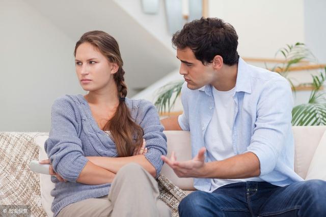 「老婆，我姐姐離婚了，住我家天經地義，你受不了就離婚」「好」