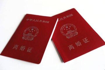 再婚後接女兒來家住，女兒晚上總說冷，看到女兒的被子，淚目
