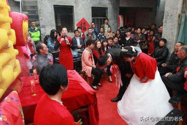 丈夫去世，女子改嫁後堅持贍養原公婆九年，老人卻這樣分配拆遷款