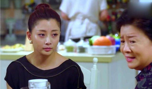 訂婚時准婆婆說：懂事的姑娘都不要彩禮，我笑著回准婆婆七個字