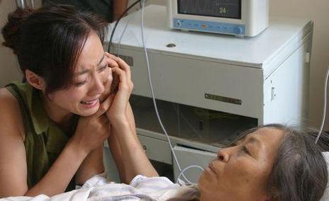 奶奶將孫子孫女供上大學，去世時卻嘆說：下輩子我們不要認識了