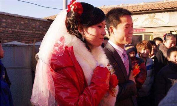 婆婆讓我搬走卻把小姑子接來坐月子，老公對婆婆說：賣房子吧！