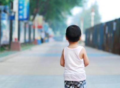 幫姑子帶孩子三年，臨走塞給我一元工資，婆婆的話我把婚離了