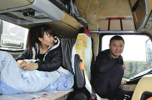 為什麼貨車司機一般都會帶著老婆一起跑貨？一位老司機偷偷告訴你「實情」！