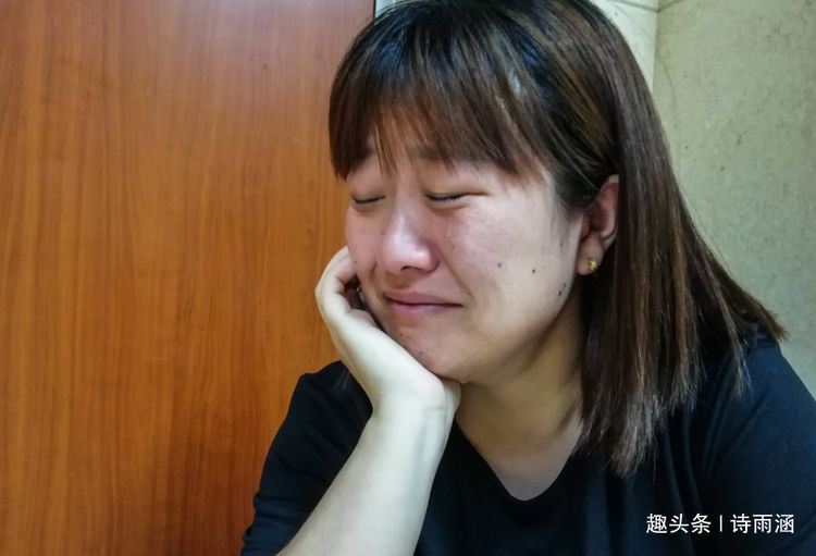 六十大壽，小兒媳只給六百被俺趕走，拆開大兒媳厚厚的紅包，蒙了