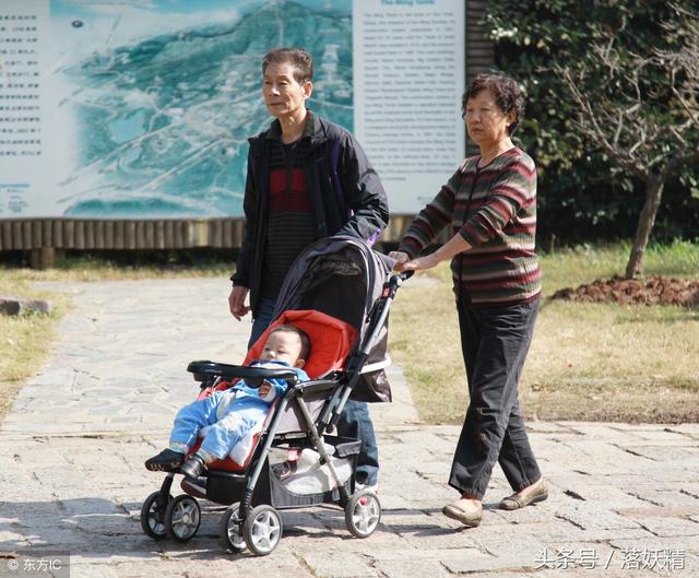 女兒，我出錢出力幫帶七年外孫，你要二胎就讓你婆婆帶！我帶不動
