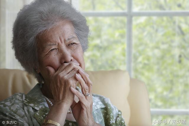 兒子天天逼我賣養老房給他換大房，親生兒子果然不如貼身錢！