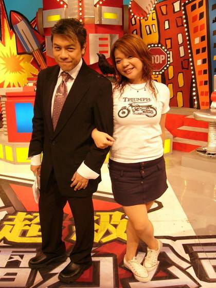 小甜甜「恨透親生父母」 靠爺奶撫養長大 ！苦熬12年終於「買下2千萬房」淚曝悲慘童年