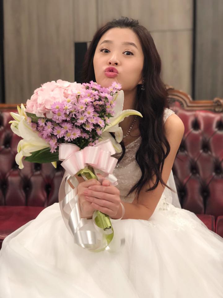 李燕曝多年隱疾「一整年都在吃藥」！18歲養家「弟弟父親節淚謝她拉拔」哽咽：我得討生活