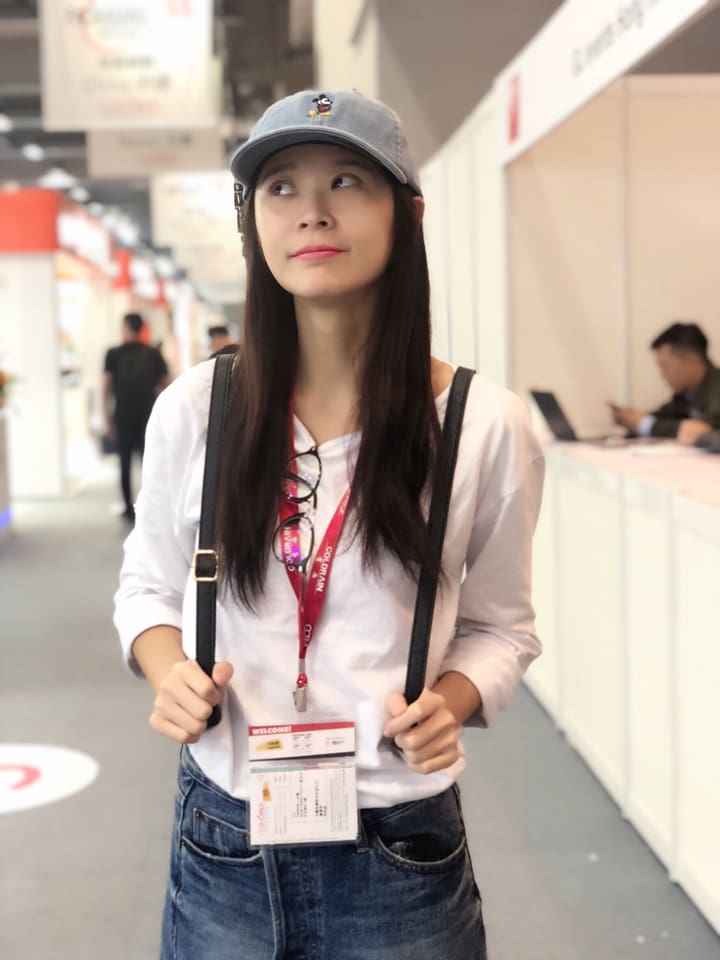 李燕曝多年隱疾「一整年都在吃藥」！18歲養家「弟弟父親節淚謝她拉拔」哽咽：我得討生活