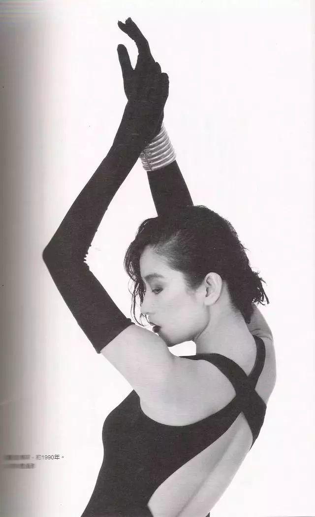 林青霞35年前照片曝光，弔帶紅裙讓男人淪陷，完美身材成了亮點！ 