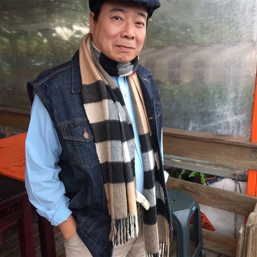 身體狀況曝光！廖峻中風後醫院療養「曬溫馨全家福」，網友發現「臉上有異狀」好心疼！
