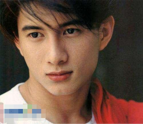 19年前，吳奇隆把「最帥的自己」給了趙薇，那個時候劉詩詩才12歲！
