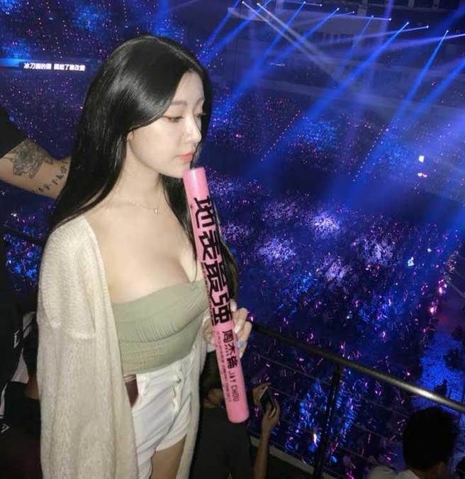 輔大電競妹「E級棒水滴乃凶」超逆天 網流口水：支持本土