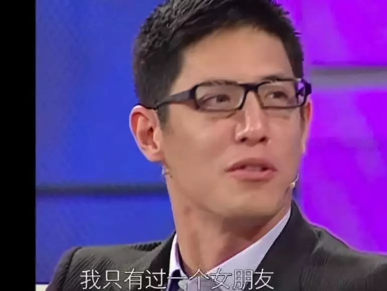 他們牽手了！離婚兩年後終於坐實了他婚內出軌…！
