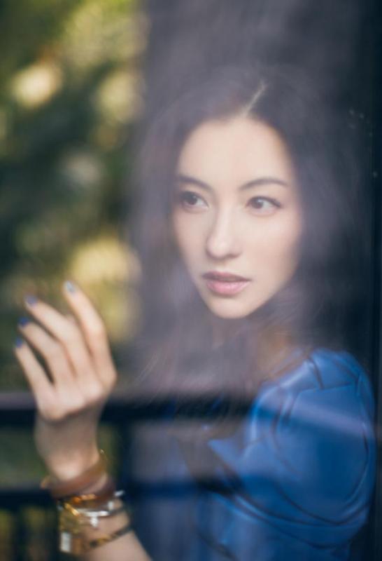張柏芝關掉濾鏡，關掉美顏，瞬間原形畢露，網友：讓我冷靜一下
