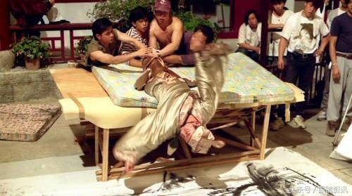 李力持曬《唐伯虎點秋香》片場照，周星馳鞏俐滿滿的一波回憶殺 