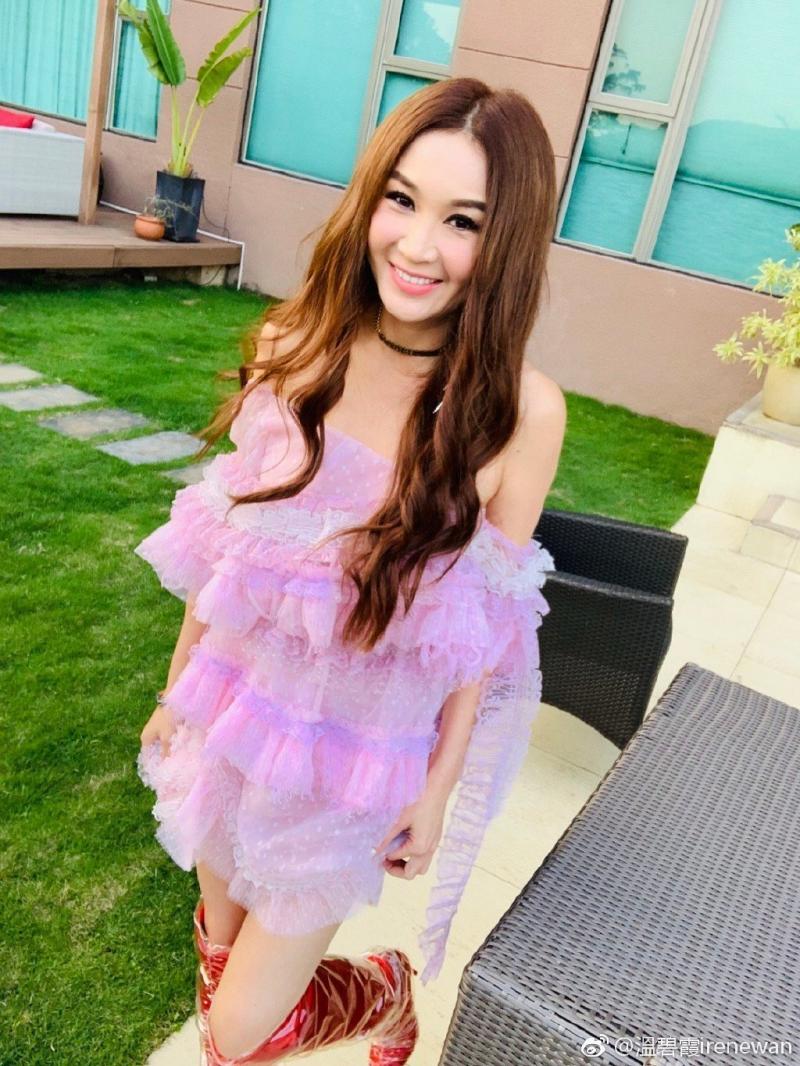 52歲溫碧霞近照曝光！「結婚18年」領養一子恩愛如初 為陪家人「少賺7位數」暖喊：是無價之寶
