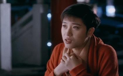 她是港姐冠軍，年輕時的「短髮」造型驚艷十足 