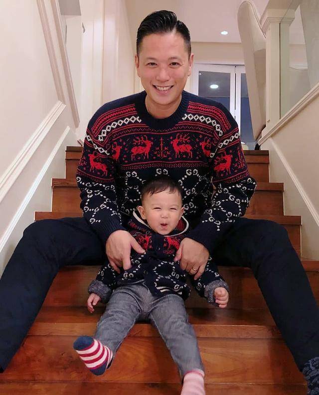 胡杏兒老公曬兒子理髮照，奕霆神情嚴肅，一動不動，表情好呆萌