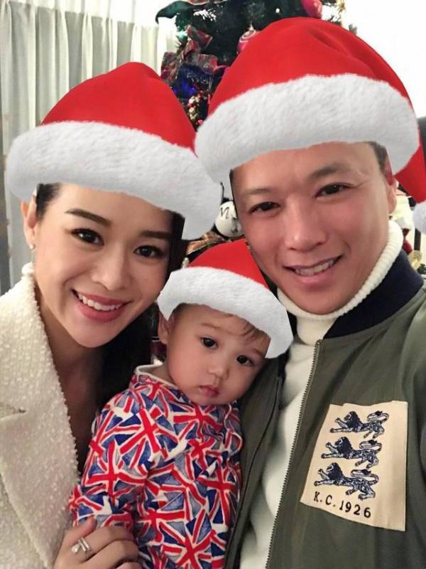 胡杏兒老公曬兒子理髮照，奕霆神情嚴肅，一動不動，表情好呆萌