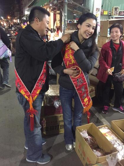 歷經3結2離！顏清標兒子「17歲奉子成婚」娶校花為妻　他透露「婚姻維持22年」全靠這2字