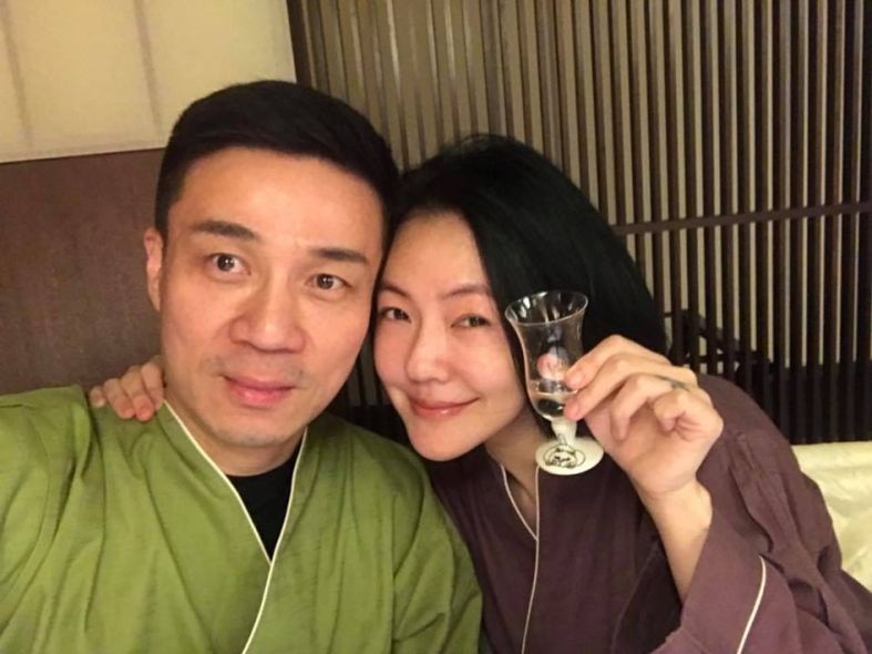 小S女兒買衣服「嫌太貴不想買」有夠節儉！　翻開標價「金額讓她翻白眼」網友狂讚：超會教