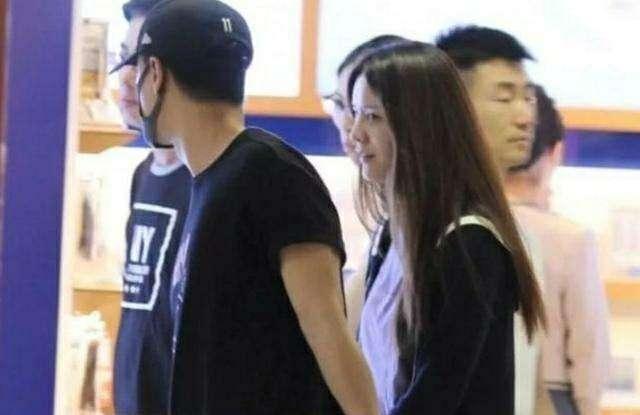 林峯與女友張馨月感情甜蜜隨時閃婚？港媒指他在兄弟飯局自曝喜訊！