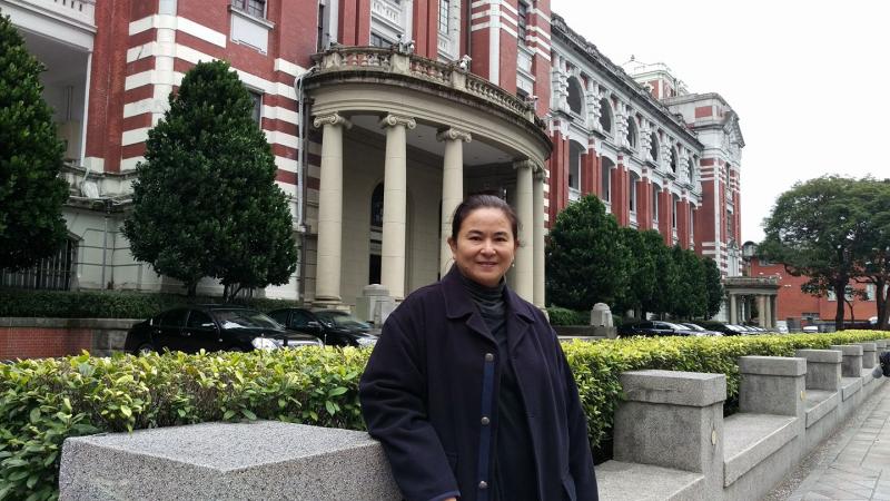 裘海正54歲近況曝光！遭批「身材走樣」，幸福回「我老公養豬的」父走時她在表演：從此憎恨演藝圈！