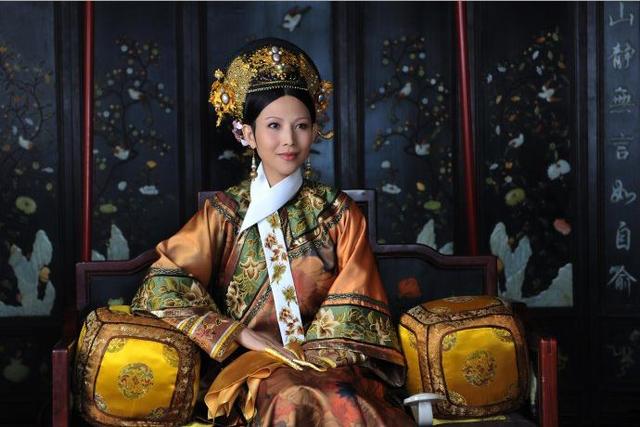 同是飾演皇后，周迅、佘詩曼、蔡少芬、董潔、秦嵐差距怎麼這麼大 