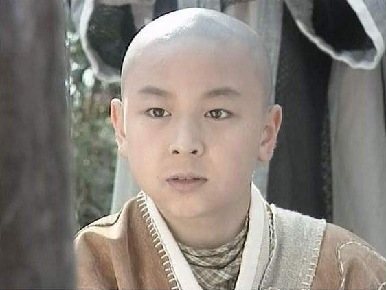 釋小龍小時候的各種樣子，網友：他真的對得起初代萌神這個稱號！ 