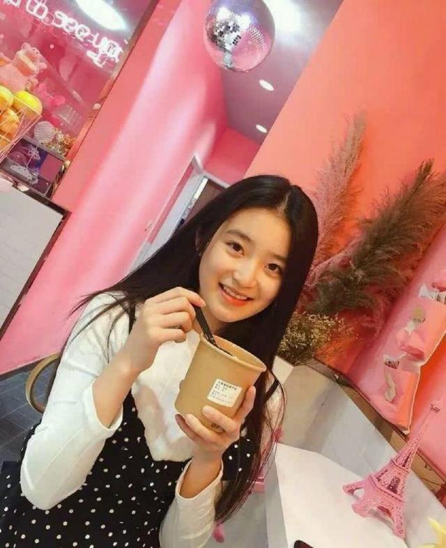林青霞16歲女兒近照曝光，美過其母，網友：又是一個小妖精 